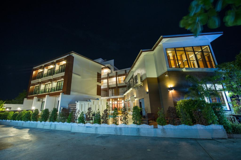 Mamaison Hotel Buriram Extérieur photo
