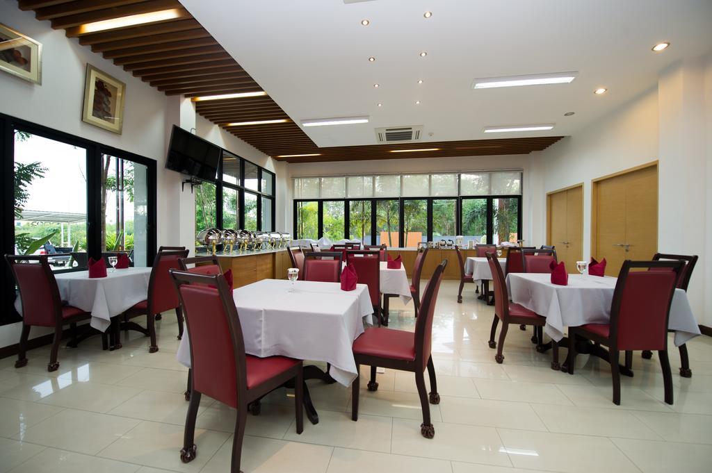Mamaison Hotel Buriram Extérieur photo