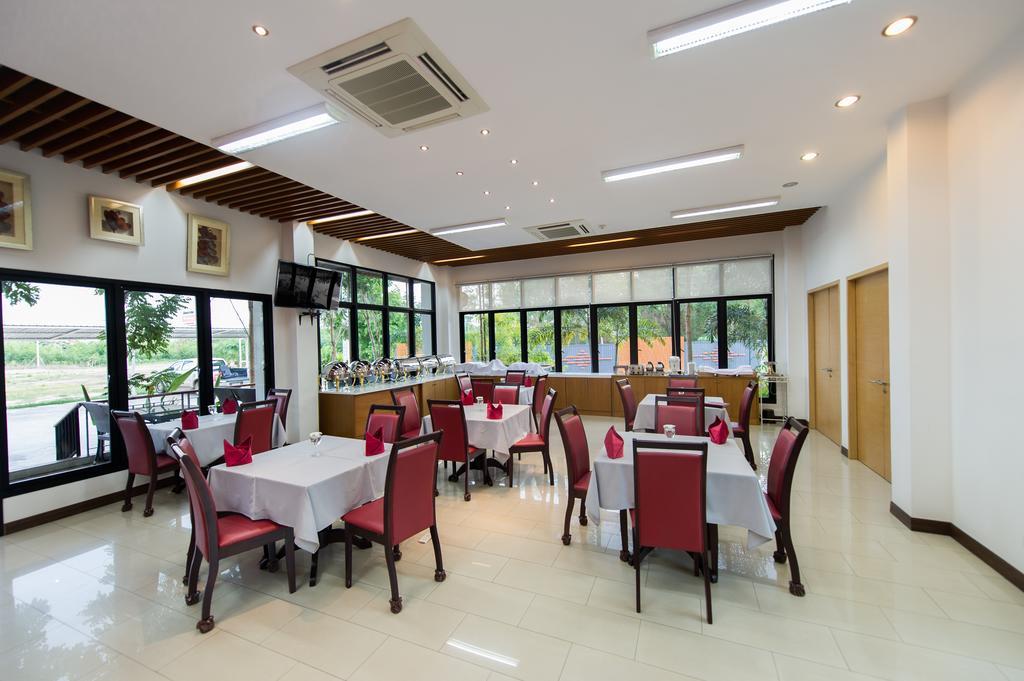 Mamaison Hotel Buriram Extérieur photo