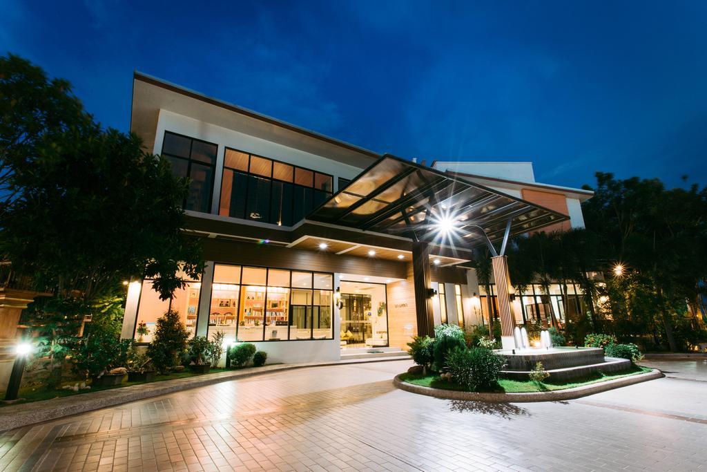 Mamaison Hotel Buriram Extérieur photo